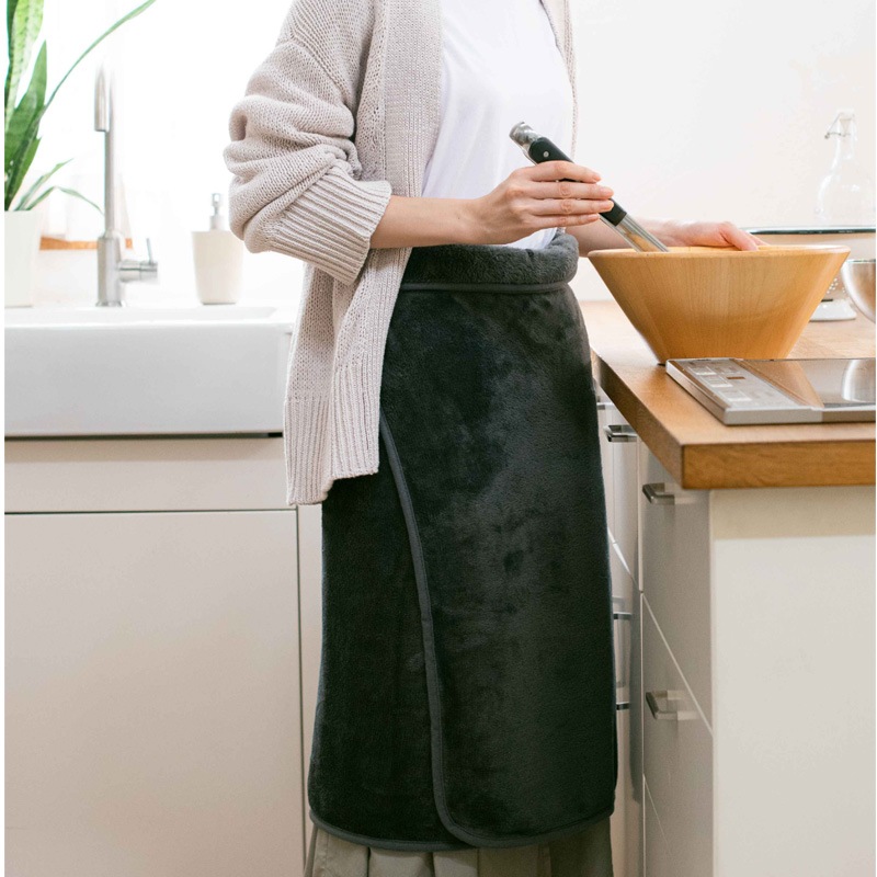 【ファミリーマート限定 天使の吸湿発熱ブランケット ムック本 雑誌付録】チャコールグレー