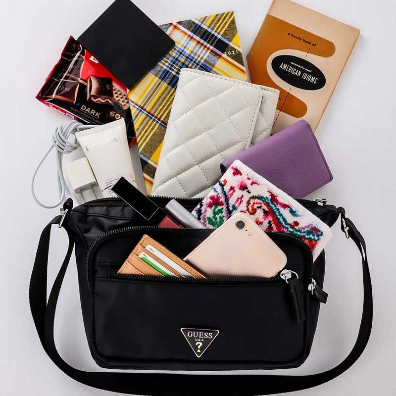 【GUESSゲス ムック本付録 2021】ショルダーバッグ