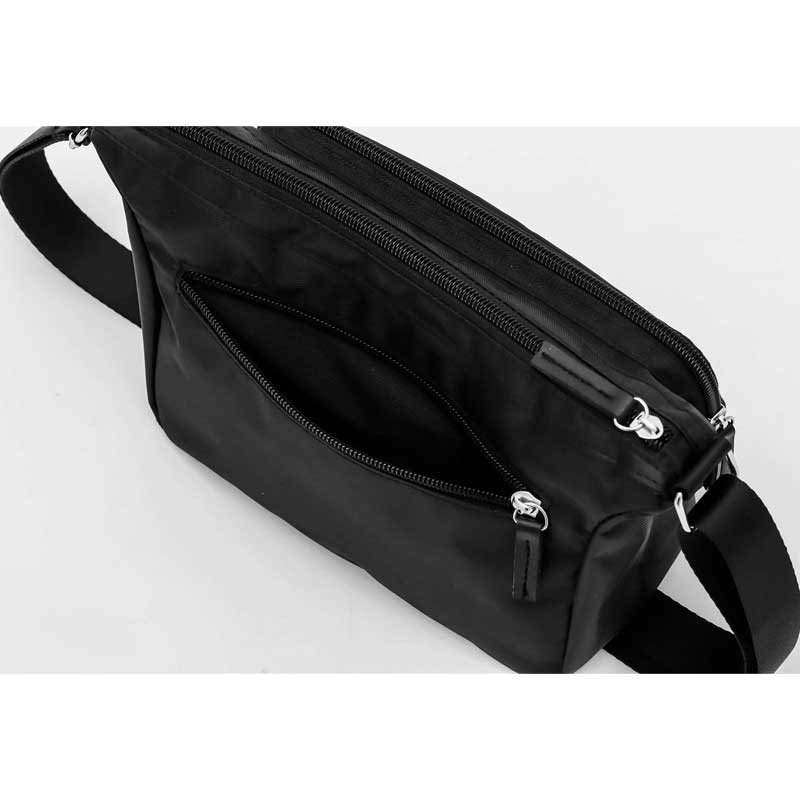 【GUESSゲス ムック本付録 2021】ショルダーバッグ