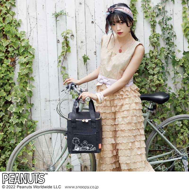 【ローソン、HMV、HMV&BOOKS online限定付録 ムック本】SNOOPYスヌーピー保冷ができるピクニックBAG ブラック