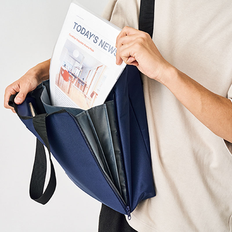 【MonoMax モノマックス 2021年12月号 雑誌付録】シップス SHIPSのキレイにしまえて取り出しやすい ３層じゃばらポケット付きトート