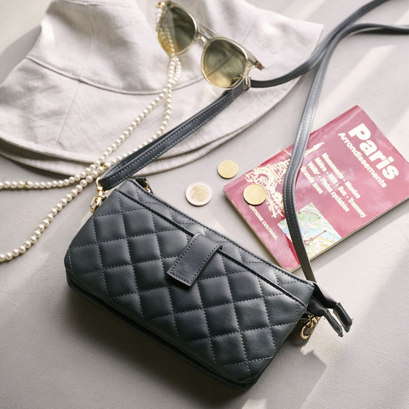 UNTITLED 3層スマホショルダーBOOK(宝島社ブランドブック)【ムック本付録】UNTITLED[アンタイトル]3層スマホショルダー