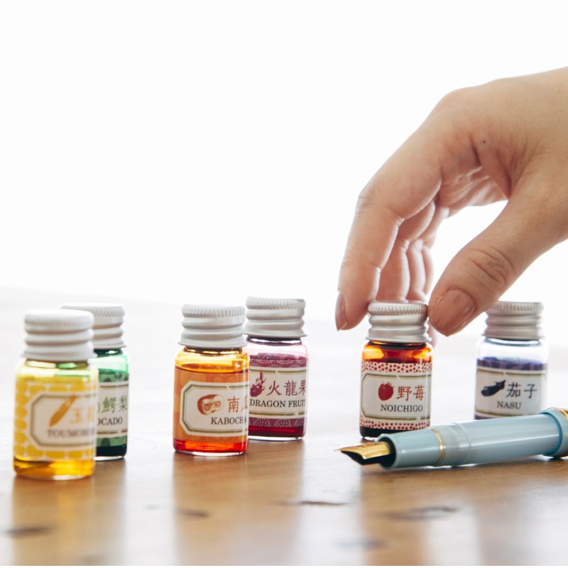 【色を愉しむ万年筆インク6色セット 万年筆のある毎日 ムック本 付録】