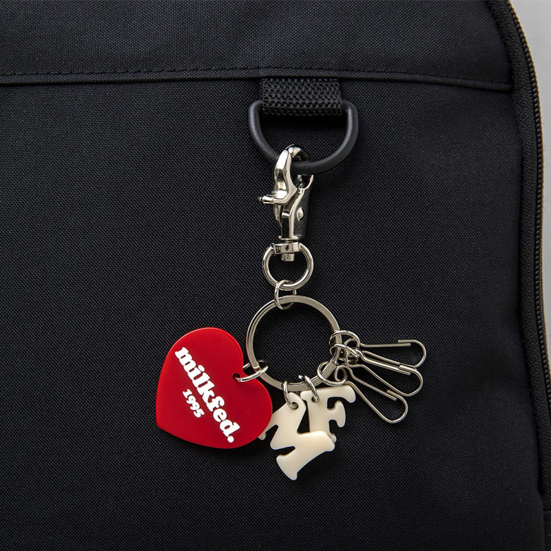 【セブンイレブン限定 ミルクフェド ムック本 付録】マルチ ポケット バッグパック ブラック スペシャルパッケージ