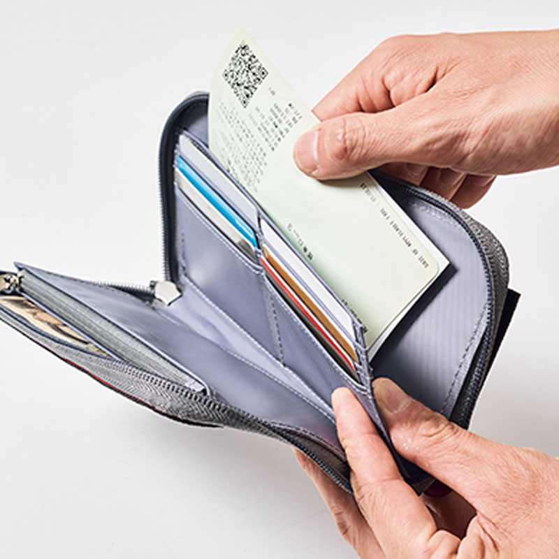 【MonoMax モノマックス 2021年12月号増刊 雑誌付録】セブンイレブン限定 ナノ・ユニバースのスマホも入る 隠しカードポケット付き 10大機能長財布