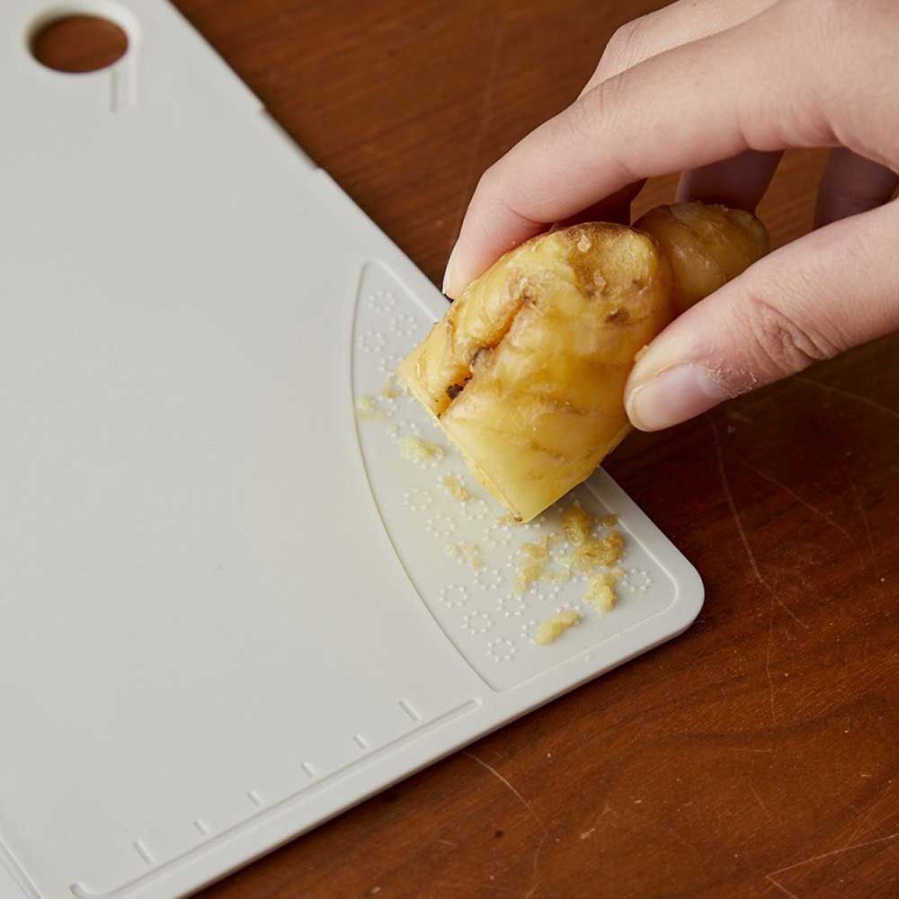 めぐみ家の大満足な献立とおかず:4/6発売【ムック本付録】スーパーハッカのリボンフラワーブーケ柄の自立する折れるミニまな板