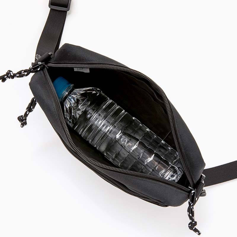 MINION ショルダーバッグBOOK:7/13発売【ローソン、HMV、HMV&BOOKS online限定付録】ミニオン多機能ショルダーバッグ 500mLペットボトルが入る