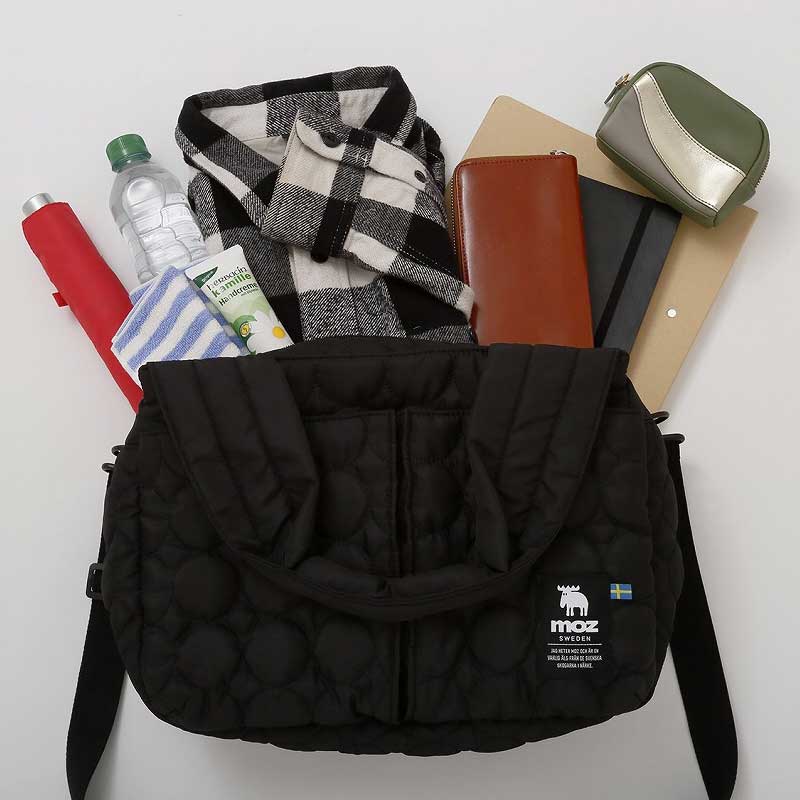 【ムック本付録 moz】多収納キルティングバッグ ブラック 2021年10月19日発売