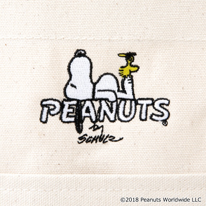 SNOOPY(TM) CITY BAG BOOK produced by YAK PAK