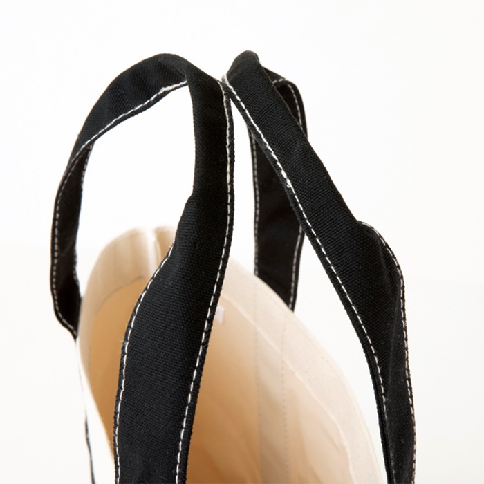 SNOOPY(TM) CITY BAG BOOK produced by YAK PAK