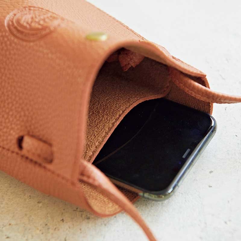 リンネル 2022年11月号特別号:9/20発売【宝島チャンネル限定付録】ネストローブ レザー調ポシェット