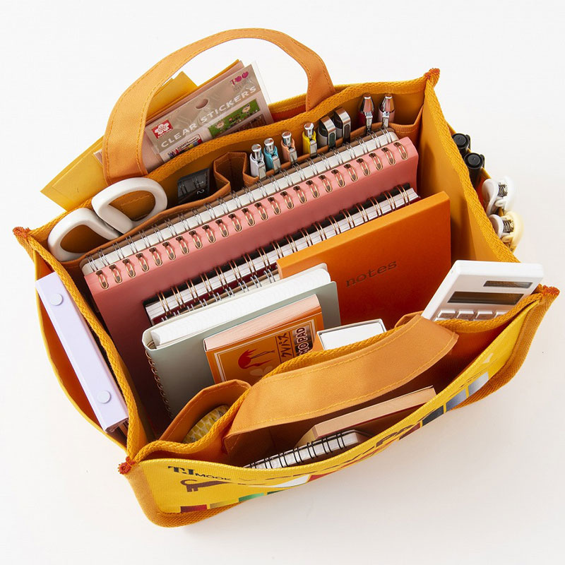 ムック本付録【サクラクレパスの文具たち クレパス柄インテリアトートBOOK】