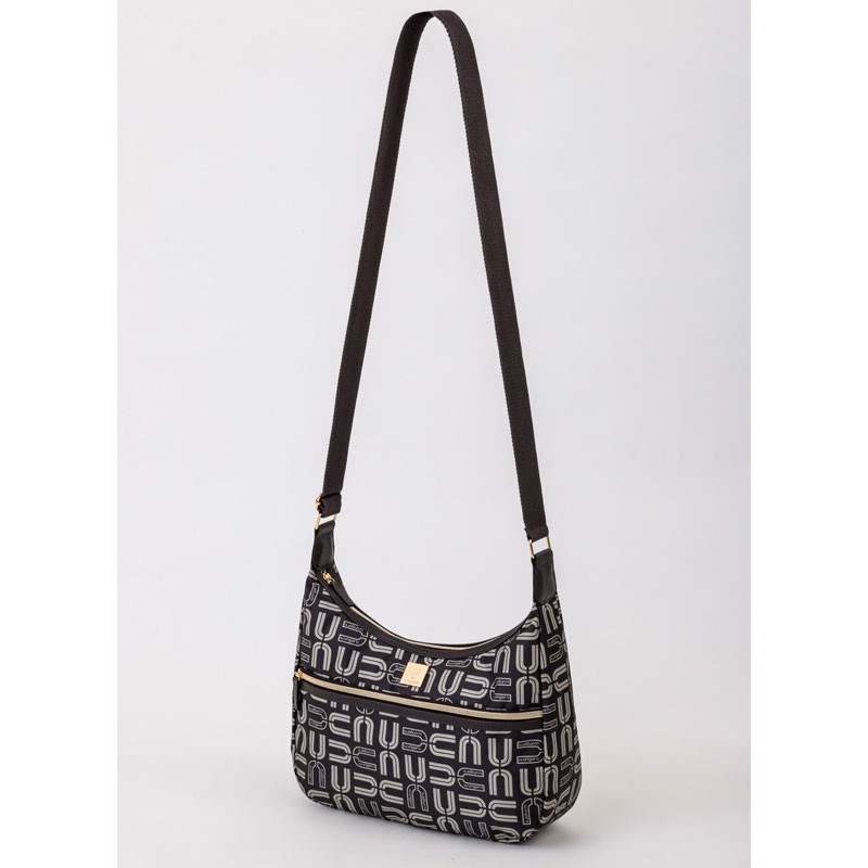 【U by ungaro ムック本 付録】U by ungaro(ユー バイ ウンガロ)7ポケット軽量ショルダーバッグ