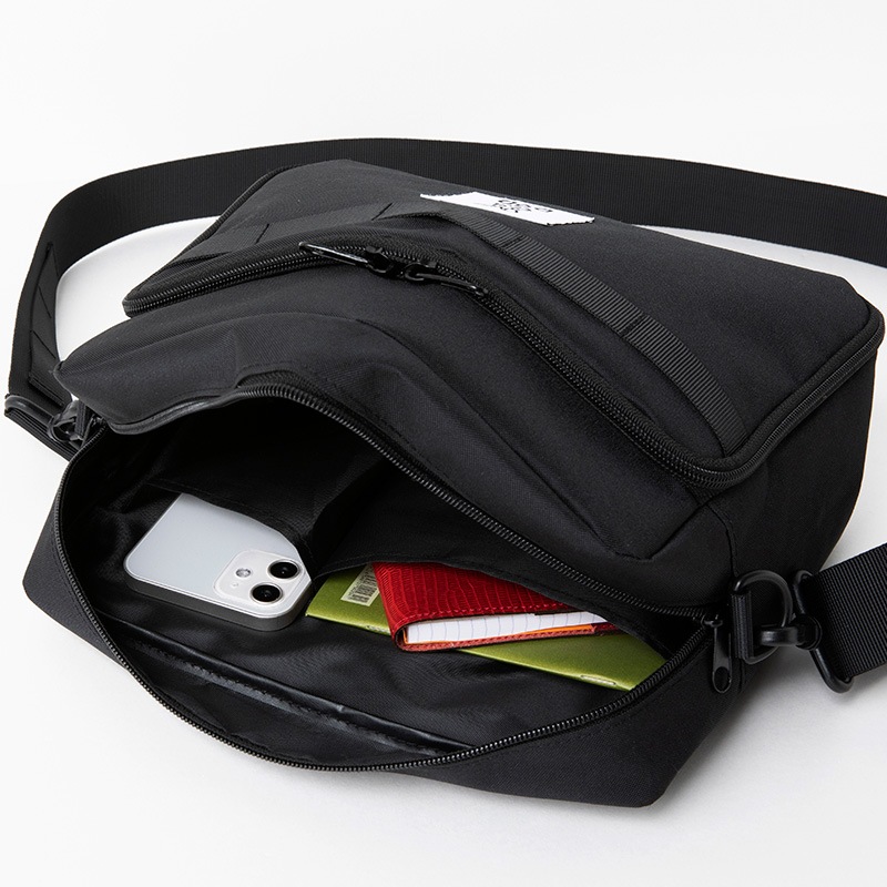 DOD TRANSFORM SHOULDER BAG BOOK BLACK：8/4発売【ローソン、HMV、HMV&BOOKS online限定付録】DOD 吊るせるポーチに変身するショルダーバッグ(ブラック)