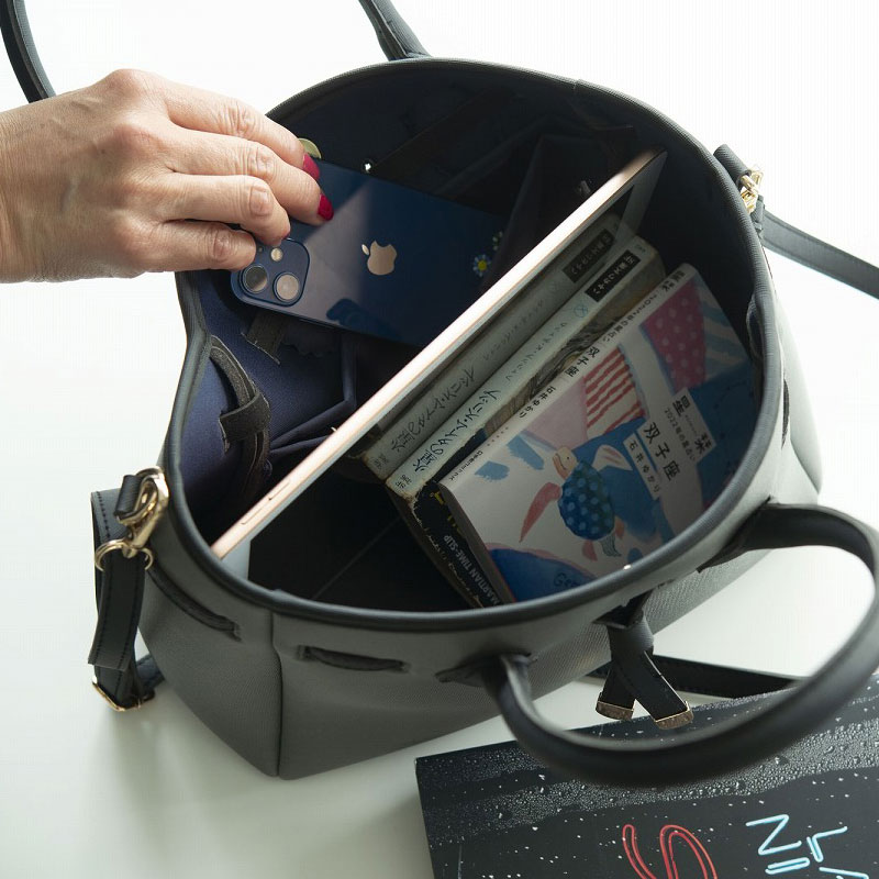 【ムック本 付録】オールシーズン使える 大人のための超軽量2wayバッグBOOK by地曵いく子