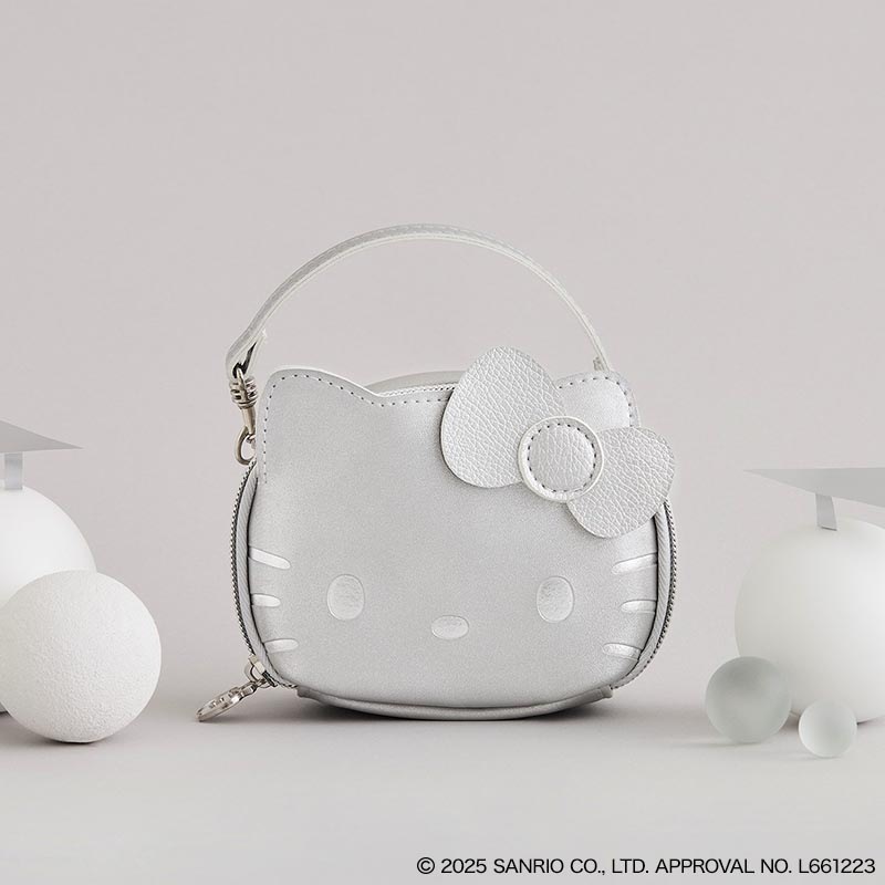 るちゃ 新品☆HELLO KITTY × BRILMY コスメポーチセット HELLO KITTY × BRILMY リップが縦に収納できる ズボラに優しい