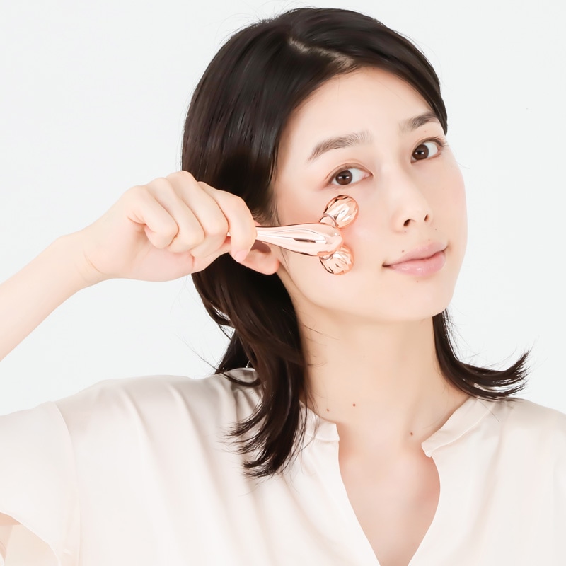 スッキリ美顔・美容ローラーBOOK ROSE GOLD SPECIAL PACKAGE：10/5発売【セブンイレブン・セブンネットショッピング限定付録】スッキリ美顔・美容ローラー ローズゴールド