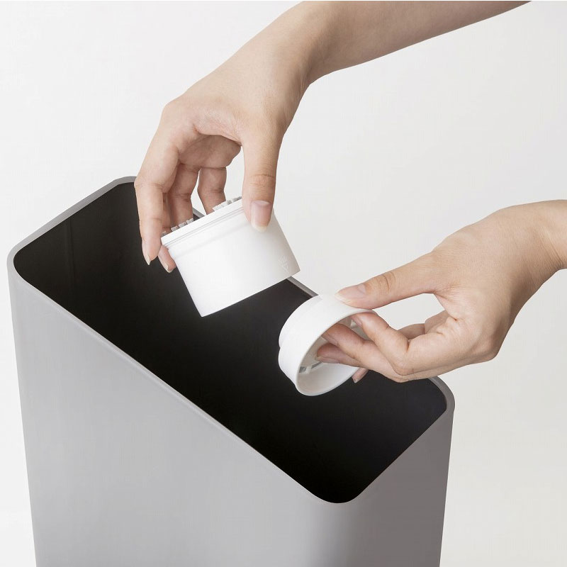 キャトル・セゾン 置いてもおしゃれな持ち手付きハンディクリーナー BOOK：10/15発売【ムック本付録】キャトル・セゾン 置いてもおしゃれな持ち手付きハンディクリーナー