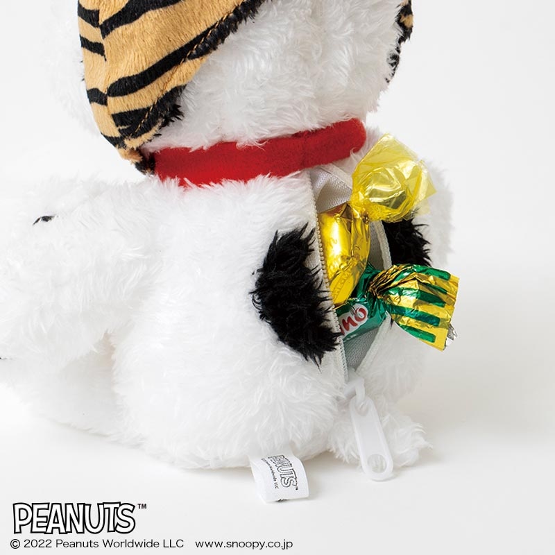 【ローソン限定 snoopyムック本 付録】寅スヌーピーのぬいぐるみポーチ