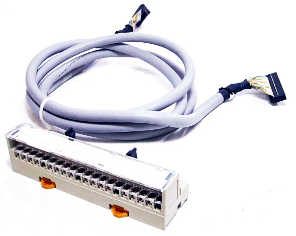【40個セット】XW2Z-200K 2m OMRON OMRON XW2Z-200K/XW2D-40G6 Programmable controller I/O unit