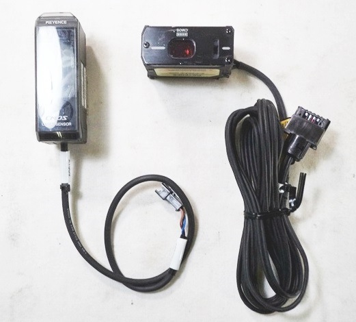 KEYENCE GV-21/GV-H130 CMOS laser sensor amplifier / sensor