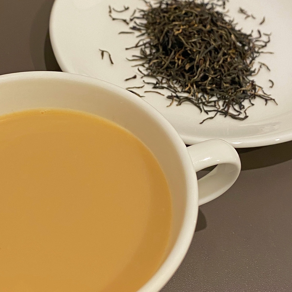 【ルフナ エクストラスペシャル】印象に残る、ビターで濃密な香り