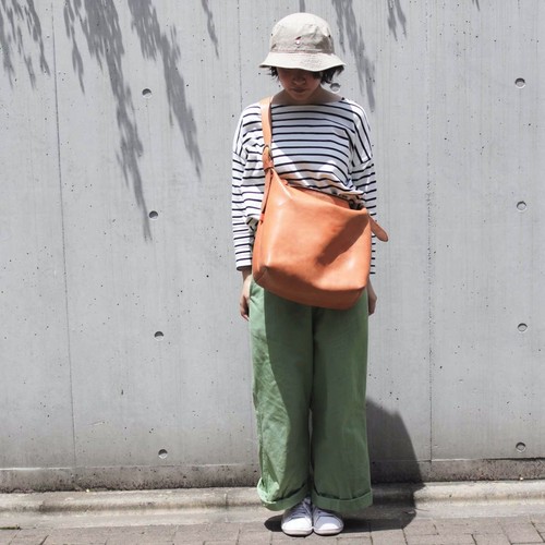 Shoulder bag 02/L(レザーショルダーバッグ)