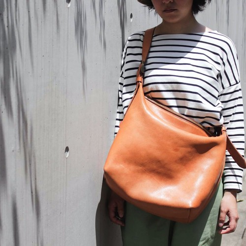 Shoulder bag 02/L(レザーショルダーバッグ)