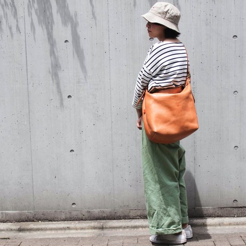 Shoulder bag 02/L(レザーショルダーバッグ)