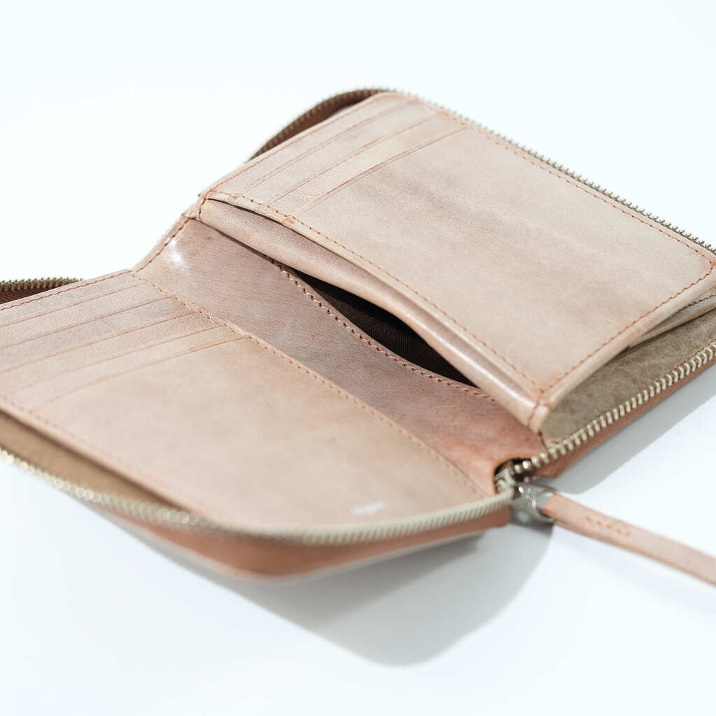 Round Medium Wallet