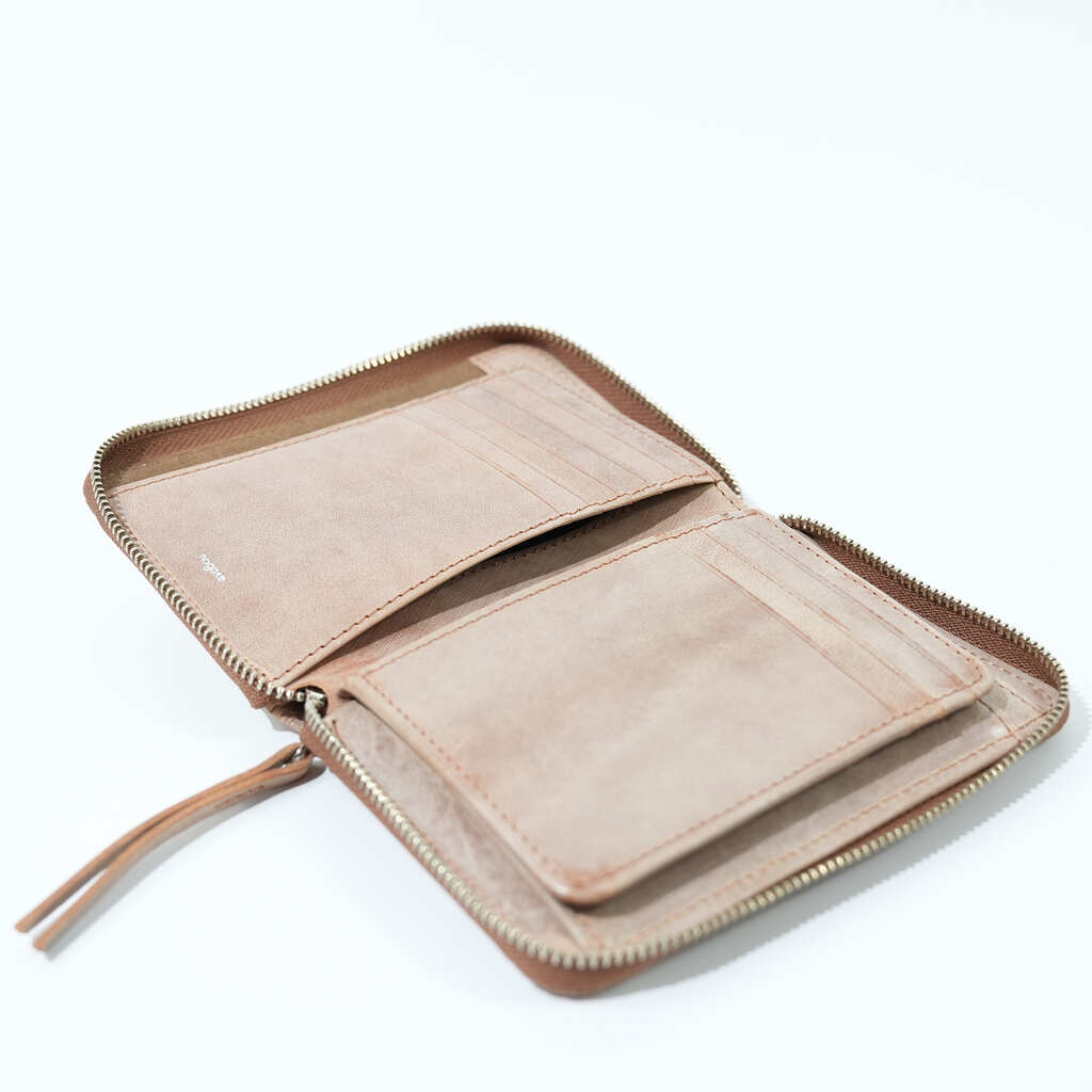 Round Medium Wallet