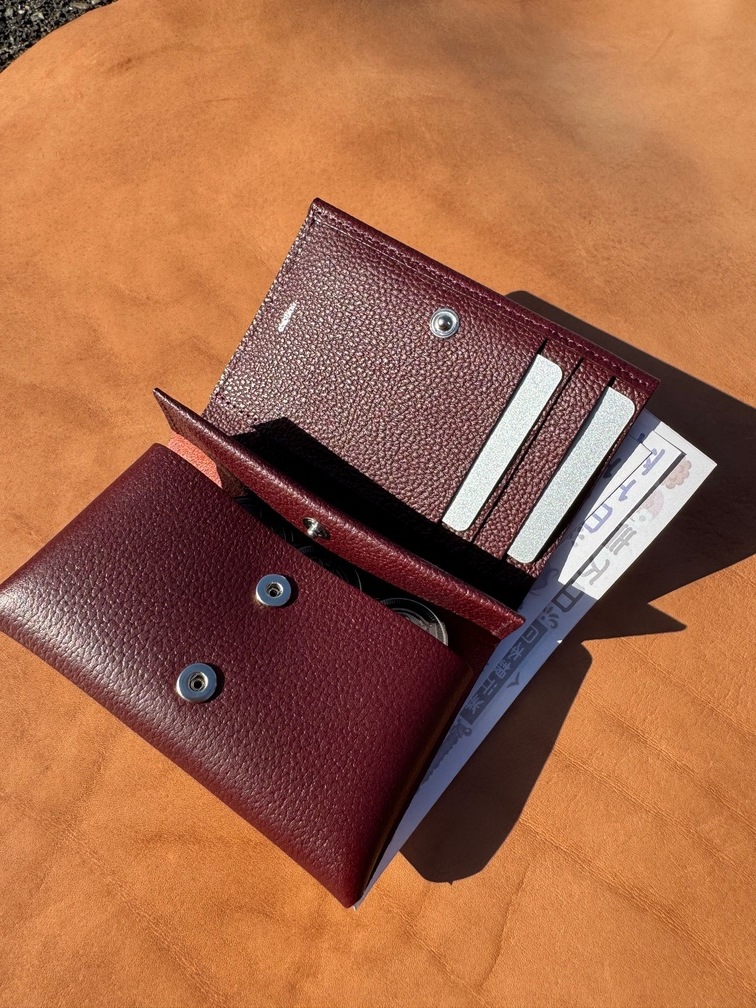 Hold Wallet Medium