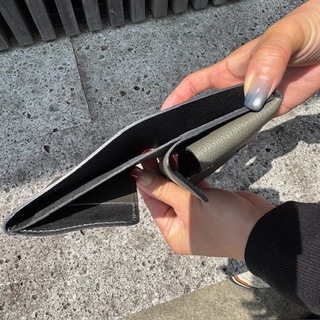 Hold Wallet Medium