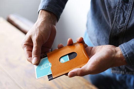 ひっぱるカード入れ