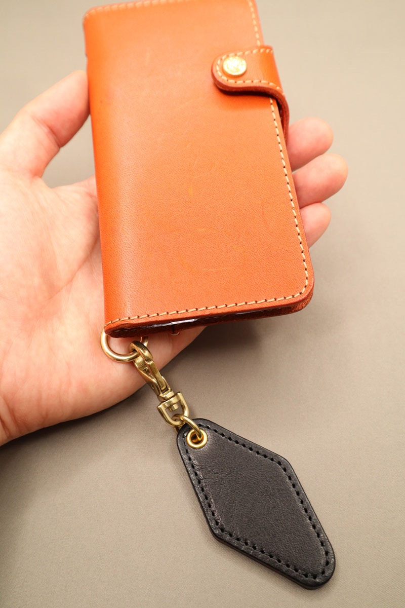 HERMES ヒッポ レザーキーホルダー【中古】 エルメスキーホルダー ラフランスモチーフ ベージュ ユニ