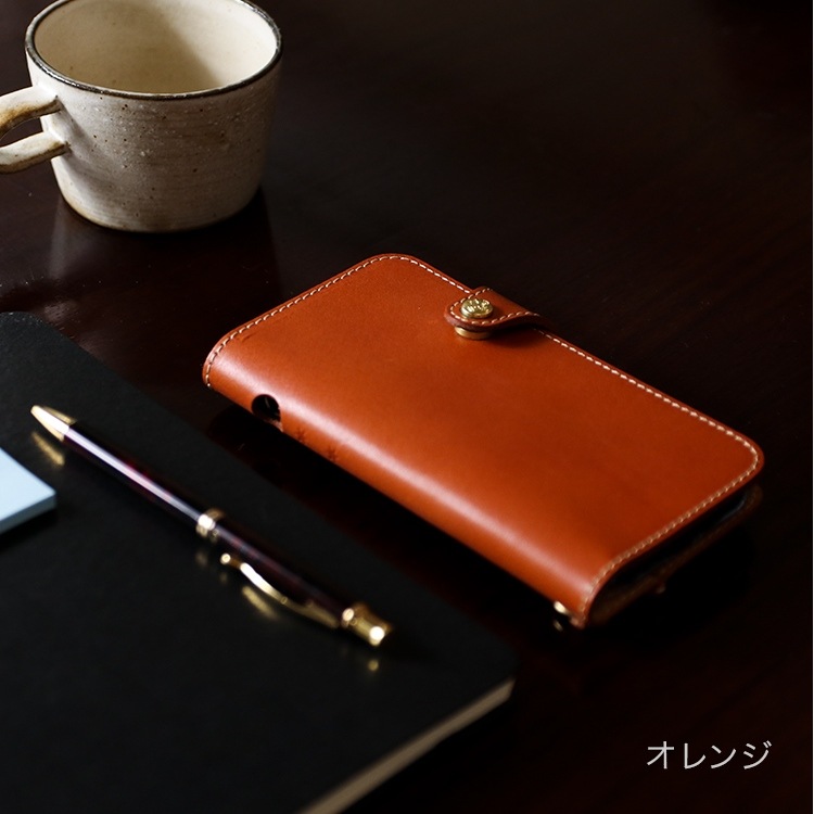 ブルーダイヤモンドパイソン　栃木ブラックレザー　コンチョ式スマホケース ブルーダイヤモンドパイソン 栃木ブラックレザー コンチョ式