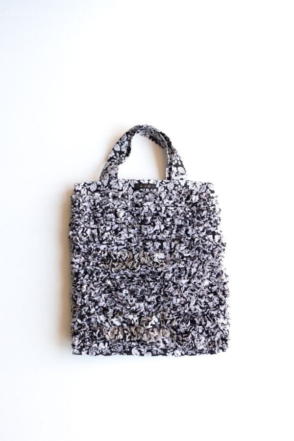 R&D.M.Co- (OLDMAN'S TAILOR) | WILD BERRY FRILL TOTE BAG Col