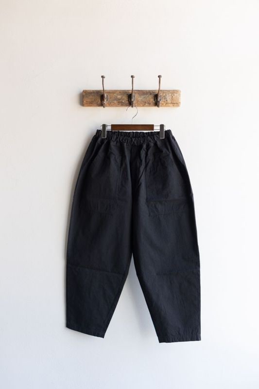 LOLO LIKE | 綿麻ツイル ペグトップ イージーパンツ Col : ブラック