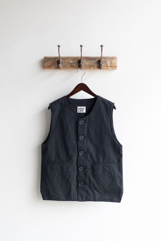 LOLO LIKE | 綿麻ツイル デカボタン ジレ Col : ブラック
