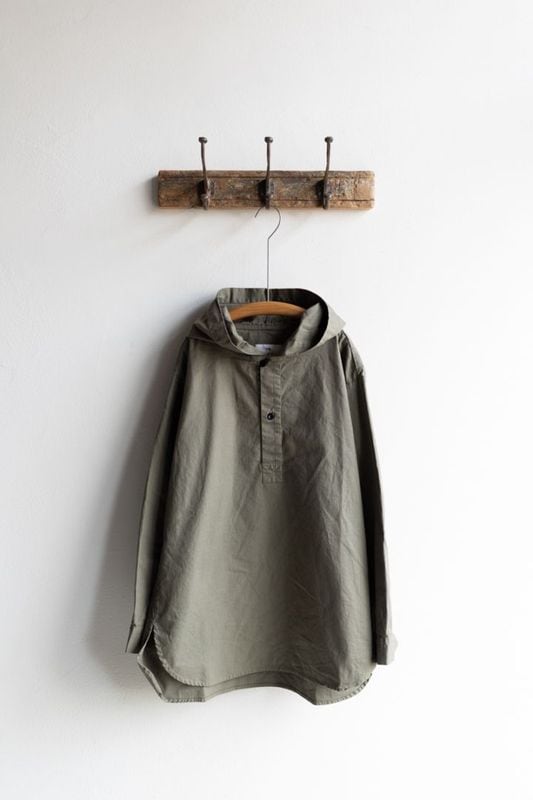 HTS (HARROW TOWN STORES) | COTTON HERRINGBONE WASH HOODED PULLOVER SHIRT Col : KHAKI HERRINGBONE