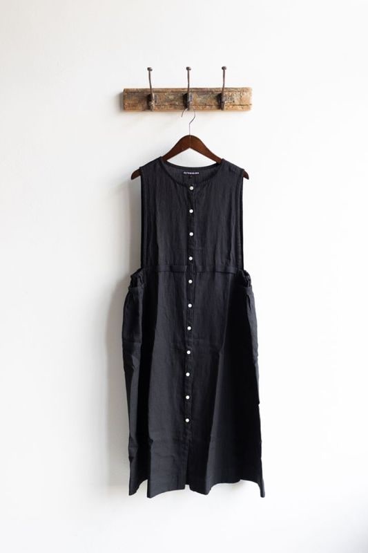 TIGRE BROCANTE ティグルブロカンテ | 1/70 リネンドビー エプロンOP Col : ブラック