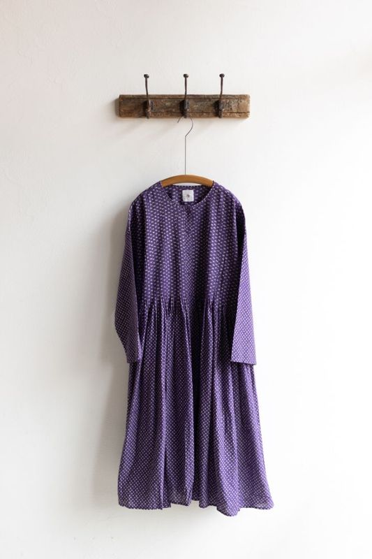 maison de soil メゾンドソイル | 80s VOILE SQUARE BLOCK PRINT CREW NECK BUTTON SHIRTS DRESS WITH MINI PINTUCK Col : PURPLE/LT.BEIGE