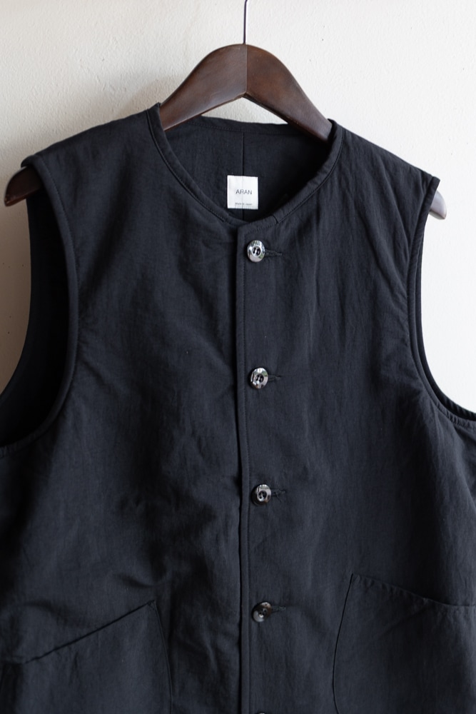 ARAN アラン | VEST Col : BLACK 公式通販 - t.m.p. coop web shop -