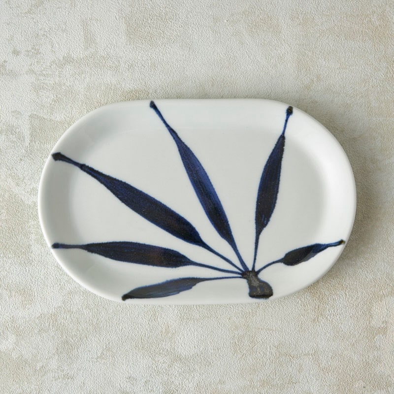 砥部焼 雲石窯】楕円皿 草文 | タイプ別,皿・プレート,オーバル