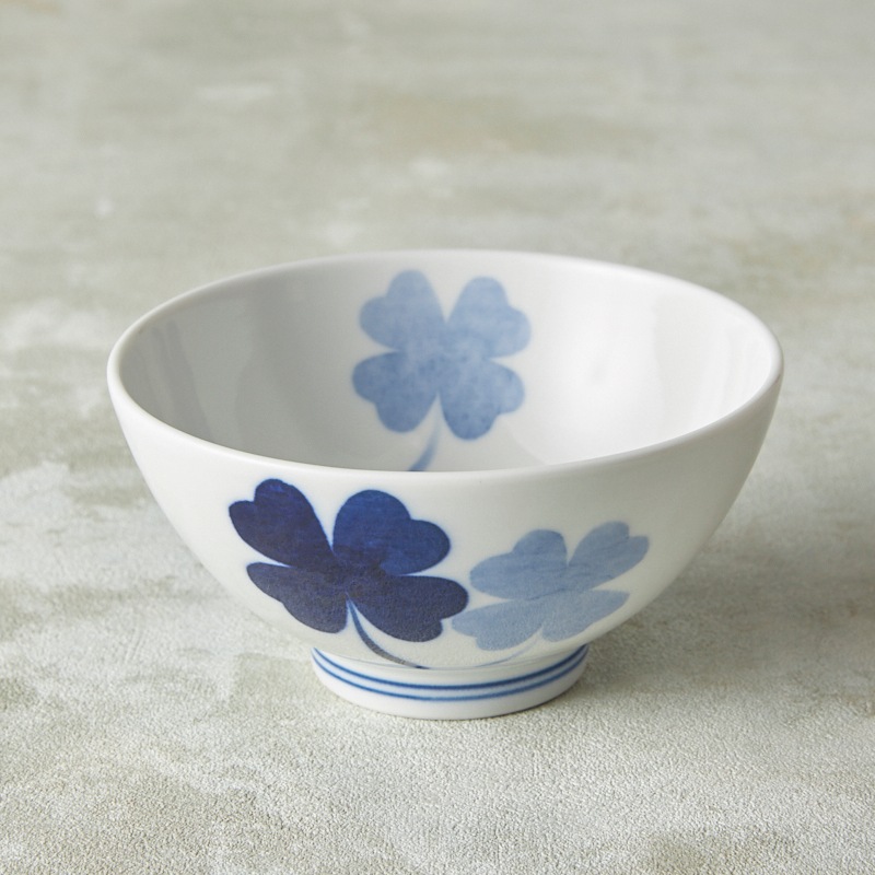 茶碗　クローバー 美濃焼四つ葉のクローバー飯碗 国産 美濃焼 毎日使えるかわいい