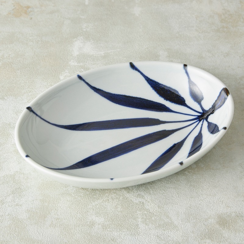 砥部焼 雲石窯】楕円ボウル 草文 | タイプ別,鉢・ボウル,オーバル