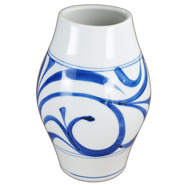 砥部焼 梅山窯 へんこ花瓶（唐草）【和食器通販e-tobeyaki.com】