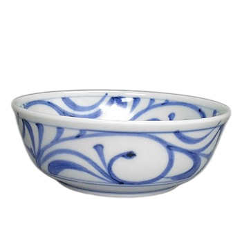 砥部焼・梅山窯・3.7寸平鉢（内外唐草）【和食器通販e-tobeyaki.com】