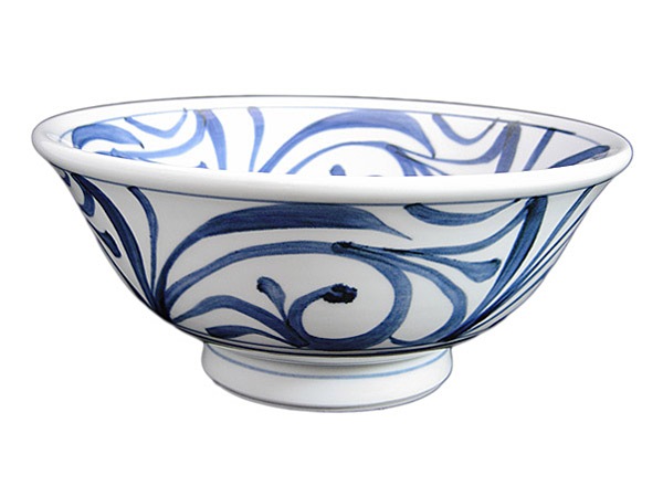 砥部焼・梅山窯・6.5寸反り丼（内外唐草）【和食器通販e-tobeyaki.com】