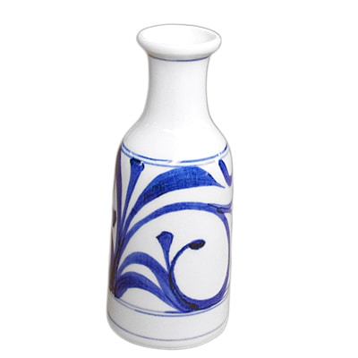 砥部焼 梅山窯 細徳利（唐草）【和食器通販e-tobeyaki.com】